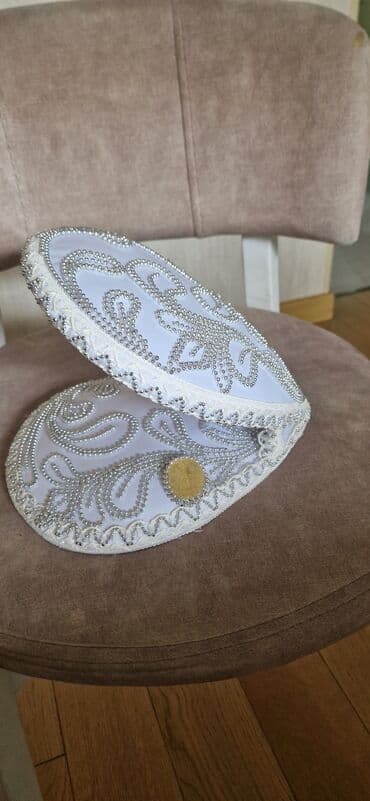 kəllə qənd xonçası: Zərif bəzəkli gəlin üzüyü yastığı/üzük qutusu - Forma: ürəkvari iki — 2