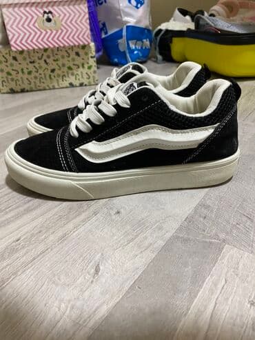 qadınlar üçün vans authentic ketlər: Qara-ağ skeyt üslubunda idman ayaqqabısı - Üst hissə: qara süet və — 1