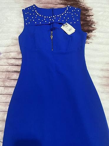 goy daş: Kobalt-mavi rəngdə qadın paltarı - Dizayn: Bədənə oturan, dizə qədər — 4