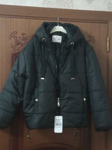 Yeni, Türkiyə istəhsalı olan, çox isti və keyfiyyətli kurtka. Ölçü lalafo.az -da Yeni, Türkiyə istəhsalı olan, çox isti və keyfiyyətli kurtka. Ölçü