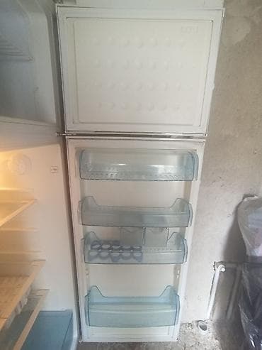 soydcu: İşlənmiş 2 qapılı Beko Soyuducu Satılır, rəng - Ağ, Təkərli — 2