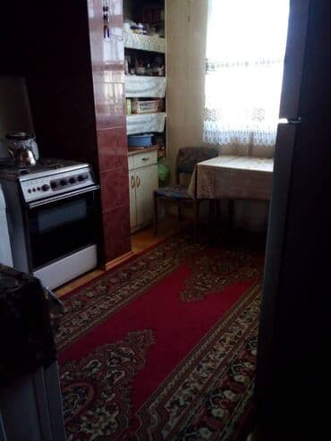 9 ci mikrorayon satilan evler: Bakı, 3 otaqlı, Köhnə tikili, m. Xalqlar Dostluğu, 90 kv. m — 3