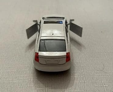 oyuncaq traktor: Qara rəngli Toyota Prius metal kolleksiya modeli - Miqyas: təxmini — 8