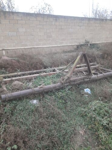 traktor altlıqlı ağ bosonojkalar: 2də satılır biri boyuk maladı biride balaca ehtiyac olmadigi ucun — 4