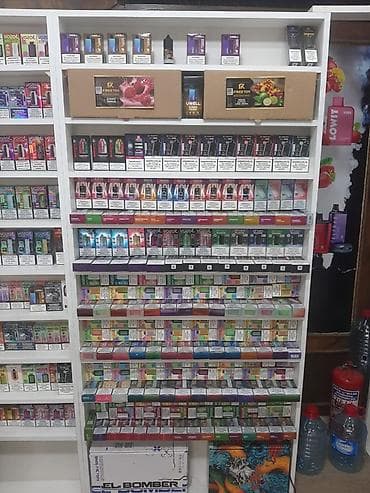 Aksesuarlar üçün vitrin rəfləri dəsti Material: MDF/taxta əsaslı, ağ — 2