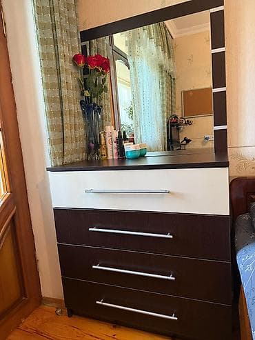 qapi ustu: Yataq otağı üçün şkaf və komod dəsti - Rəng: tünd qəhvəyi və krem — 3