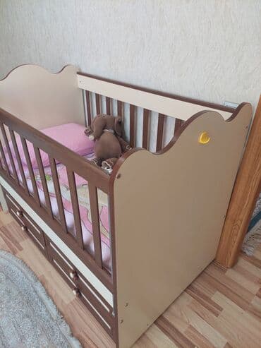 işlənmiş uşaq beşikləri: Oğlan və qız üçün, İşlənmiş, Beşik, Matras ilə — 5