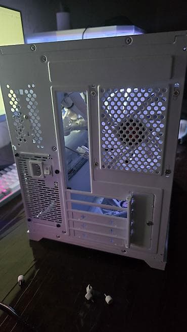 kontakt home iphone xs: Ağ rəngli Micro-ATX kompüter korpusu, mesh tipli ön panellə təchiz — 4