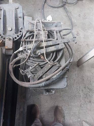 Tavan: Avto-təmir və kuzov işləri üçün alət və avadanlıq dəsti Tərkib: - — 3