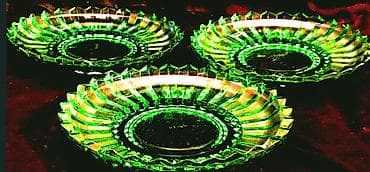 Продаю прекрасный набор - в него входят 3 вазочки, цветное стекло lalafo.az -da Продаю прекрасный набор - в него входят 3 вазочки, цветное стекло