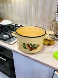 metbex tavanlari: Qazan, rəng - Sarı, 5-dən çox l — 3