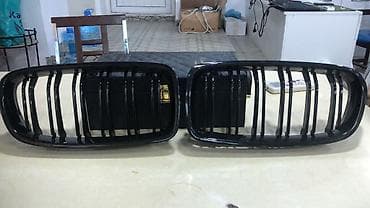 Ötürücü qutuların detalları: BMW üçün ikili ön radiator barmaqlığı (kidney grille) dəsti. - Rəng — 1