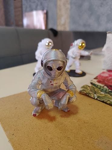 Fiqur, Plastik, rəng - Ağ