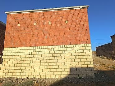 Həyət evi alıram: 1 mərtəbəli tikili – yarımçıq karkas - Materiaal: aşağı hissə hörmə — 2