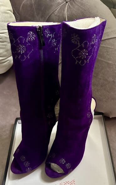 Toyota: Ölçü: 39, rəng - Bənövşəyi, Yeni — 1