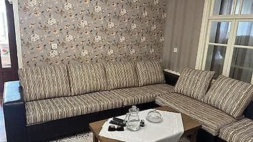Bu divanida qoyaq satisa istifade olunub 350 azn pufiki de var unvan