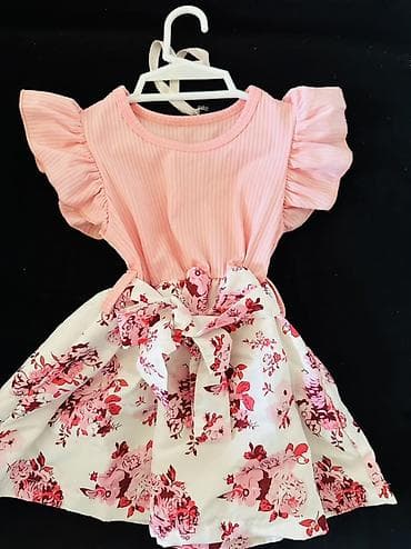 Uşaq geyimi və ayaqqabıları: Uşaq geyim dəsti 1) Toxunma 3-lü dəst: - Rəng: krem - Kardiqan: taxta — 3