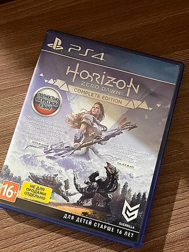 PS4 üçün iki diskli oyun paketi 1) Horizon Zero Dawn: Complete