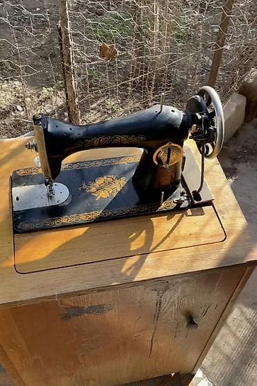 modelka maşınlar: Klassik mexaniki tikiş maşını – stolüstü korpusla - Əl ilə fırlanan — 3