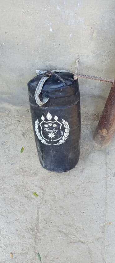 Boks üçün asma zərbə kisəsi - Material: qalın vinil/dermanin üzlük