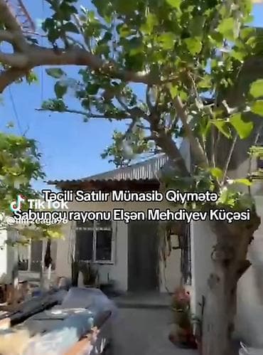 sabuncuda ev: Tecili satillir 3 otaqli 100 kv heyet evi heyeti 1 mawinliqdir evun — 1