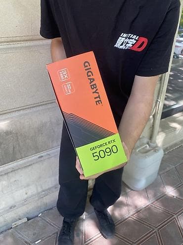Видеокарты для ПК: Видеокарта для ПК Gigabyte GeForce RTX 5090, > 16 ГБ — 3