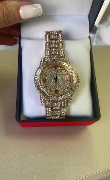 Swarovski saat
baha alınıb tezed