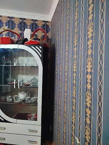 plastik komod: Mebel dəsti – vitrin şkafı və güzgülü komod - Üslub: müasir klassik — 1