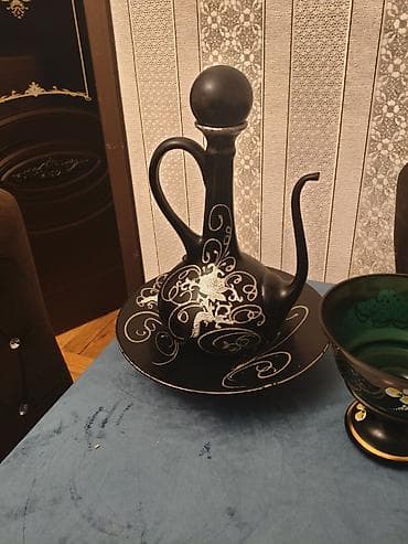 Rəng - Qara, Şüşə, 1