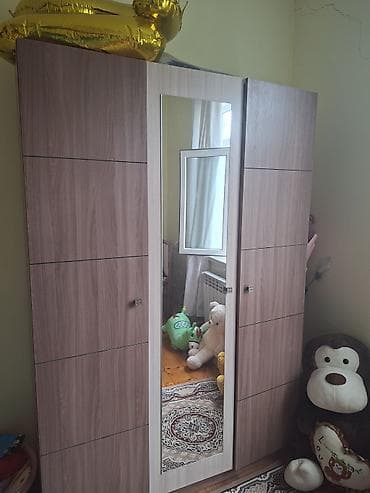 Yataq otağı mebel dəsti Tərkibi: - 3 qapılı şkaf: ortada tam boy