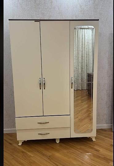 Dolab satılır 150 manata
Unvan xırdalan*afa