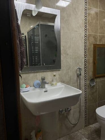 mikrorayon kiraye evler: Mənzil kirayə verilir. 3 otaq, 19.8 mərtəbə, 90 kv, tam əşyalı — 7