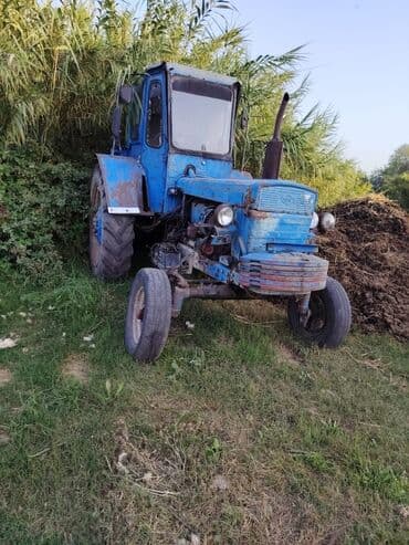 Traktor 1992 il, motor 2.8 l, İşlənmiş