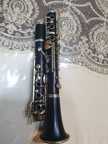 Саксофоны: A klarnet 6 açko 1100 . 4 açko 900 azn əla vəziyətdə kök prablem — 1