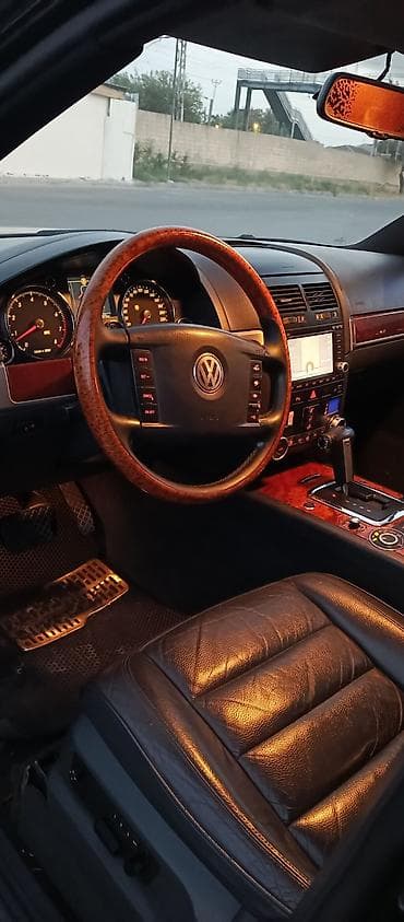 cayenne krilo 2013: Volkswagen Touareg V6 – qara rəng, tam ölçülü premium SUV — 4
