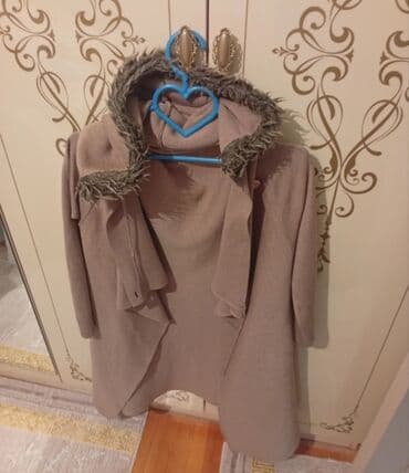 kolej jaket: Qadın kardiqanı/palto - Rəng: Boz-qəhvəyi (taupe tonlarında) - Model — 1