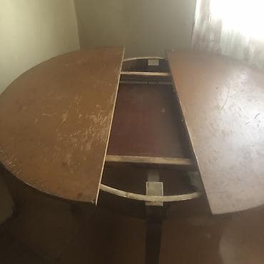 qədim stol: Antik masa diametri 94 sm hundurluyi 75 sm vatsapa yazın — 2