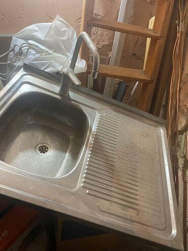 Mətbəx kranları: Moyka Smisitel ilə birlikdə Şlanqlarıda var Əla vəziyyətdə Ölçü 80*60 — 2