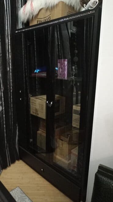 2 qapılı Düz dolab, Servant, Malayziya