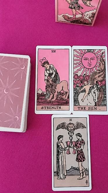 Digər oyun dəstləri: Tarot kartları dəsti – klassik Rider–Waite sisteminə əsaslanan — 1