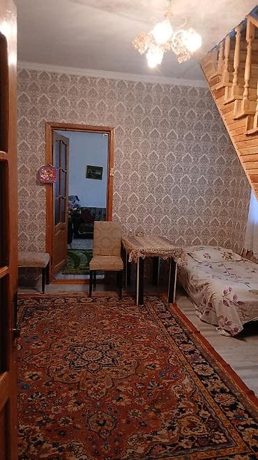 satiq evler: Satılır: iki mərtəbəli həyət evi - Ümumi plan: 2 mərtəbə, fasadda — 3