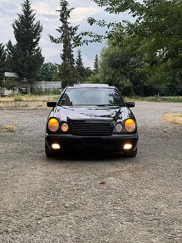toy dekor: Mercedes-Benz E320 (W210) sedan Xarici görünüş: - Qara rəng, klassik — 8