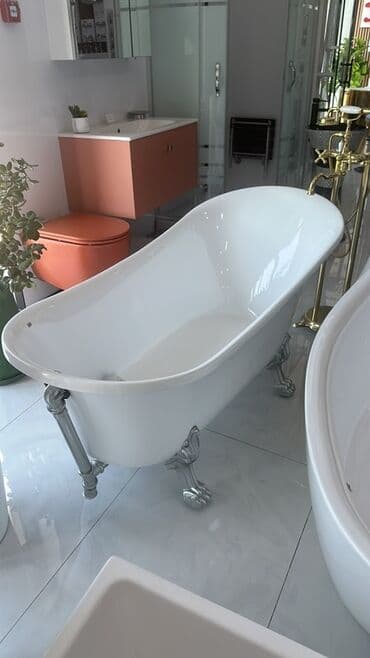 мойка шкаф для кухни: Ağ rəngli keramika Çanaq və iki geniş siyirməli ağ qapalı şkafı olan — 17