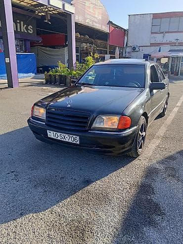 mercedes benz w204: Mercedes-Benz C-Sinif sedan - Kuzov: qara rəng, 4 qapı, sedan - — 3