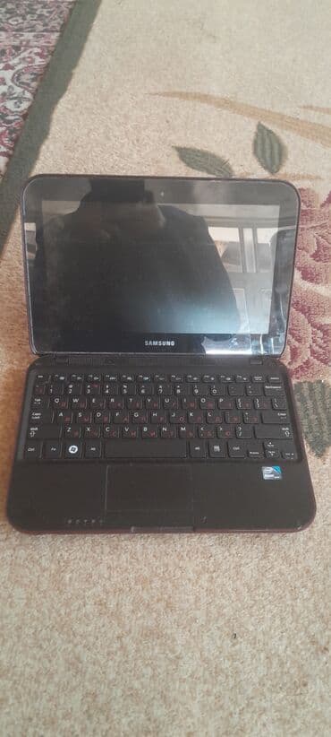 ayfon 16 pro qiymeti: Samsung netbuk – qırmızı bordovı korpuslu, kompakt 10–11 düym ekranlı — 8