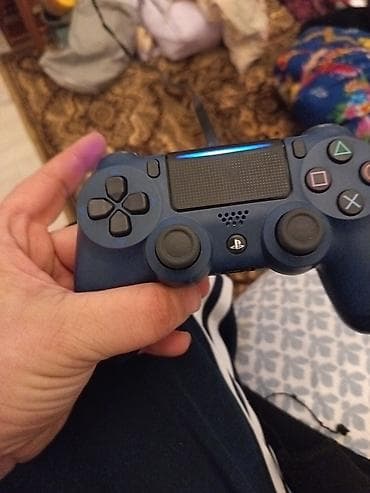 ps konsolu: Sony PlayStation 4 (PS4) – orijinal model (CUH seriyası) Komplekt: - — 6