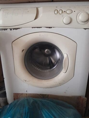 продать стиральную машину на запчасти: Стиральная машина Hotpoint Ariston, 5 кг, На запчасти, Автомат, Самовывоз — 1