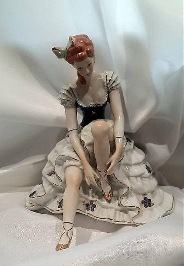 Çini balerina
Kolleksiya və dekor fiquru lalafo.az -da Çini balerina
Kolleksiya və dekor fiquru