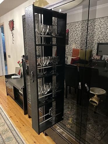 Аренда оборудования: Стеклянная витрина-шкаф, Б/у, Самовывоз — 3