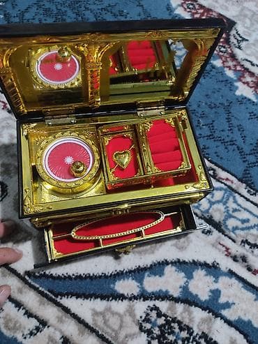 ucuz taxda: Qızıl tonlu musiqili bijuteriya qutusu - Material: parıltılı qızıl — 1